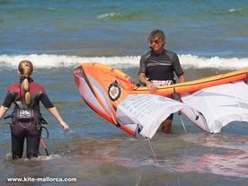 Marie, here 8 years old, started kitesurfing with 6 years Marie, our youngest stundent when she started with the age of 6 years