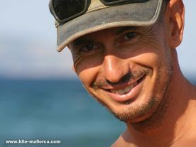 A man wearing a hat and a hat.
